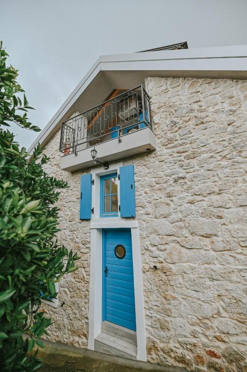Stone House Zrinski entire apartment 62 m2 - B&B Luka