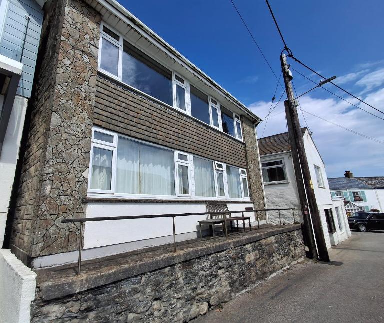 Loe Bar Top - B&B Porthleven
