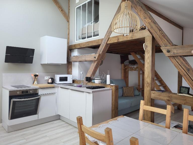 L'Essentiel-Appartement neuf et cosy avec piscine - B&B Pfastatt