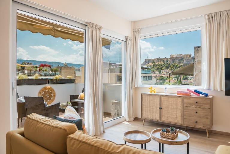 Majestic Penthouse w Acropolis View - B&B Atenas