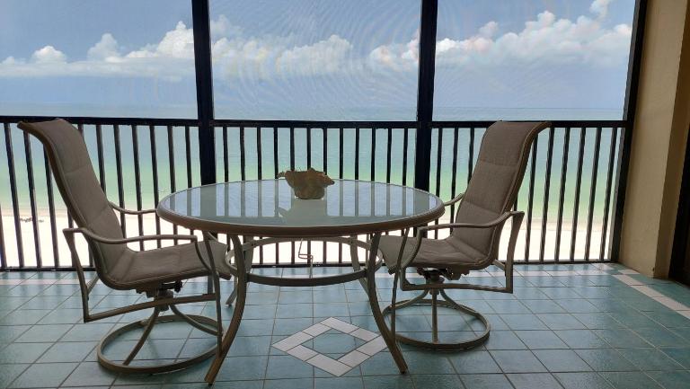 Reflections on the Gulf Indian Rocks Beach FL - 2 Week Minimum Stay - B&B Clearwater Beach