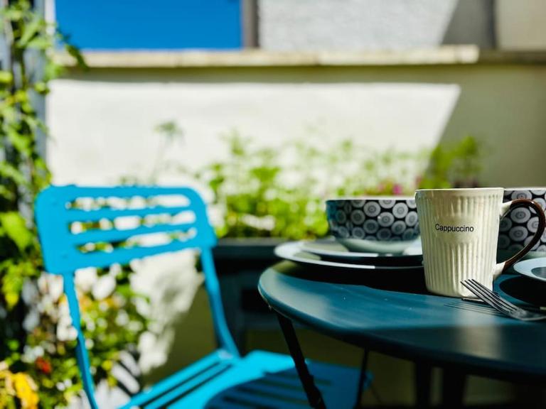 Rey - T2 terrasse, Cœur de ville - B&B Saint-Maximin-la-Sainte-Baume