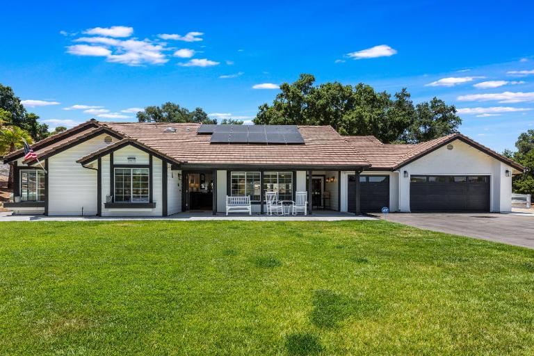 Serene Outdoor Oasis: Wine Country Home w/ Views - B&B Glenoak Hills