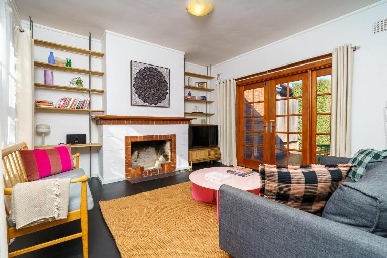 Classic 2BR with Modern Touch and Garden - Hosted by Canstay - Chambres d'hôtes Canberra