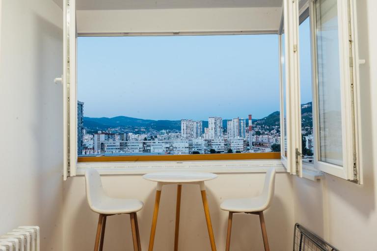 The Ordinary Apartment - Bed and Breakfast Sarajevo