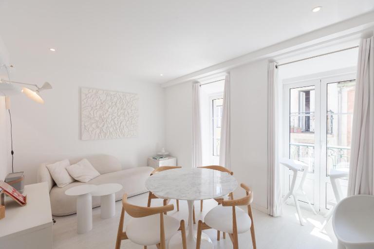 FLH Portas do Sol White Design Flat - B&B Lisbona