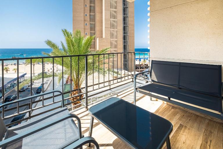 Elixir First Line Holiday Apt - Chambres d'hôtes Benidorm