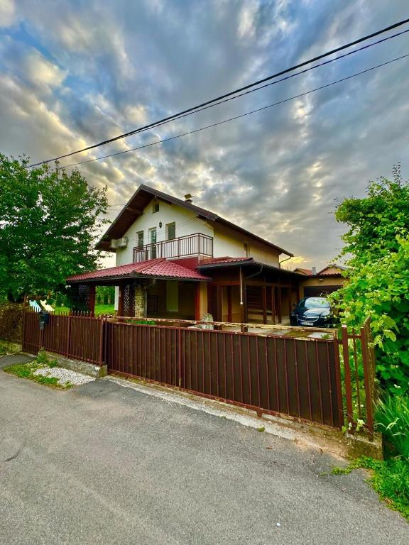 Stay and Chill house - Bed and Breakfast Doglodi