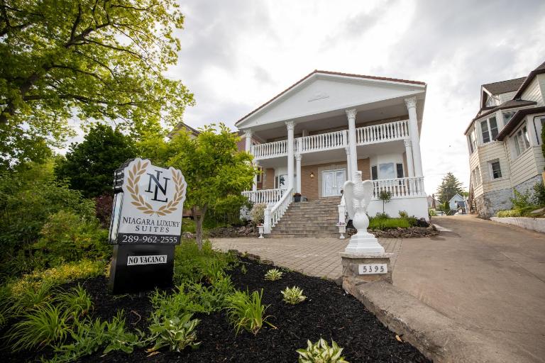 Niagara Luxury Suites - B&B Niagara Falls