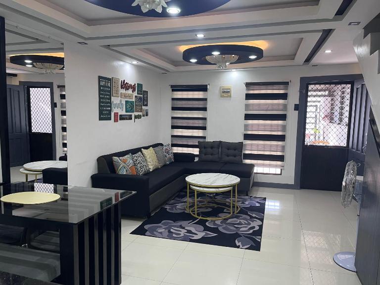 D Chambers Townhouse in Deca-Clark Residences - Bed and Breakfast Angeles City