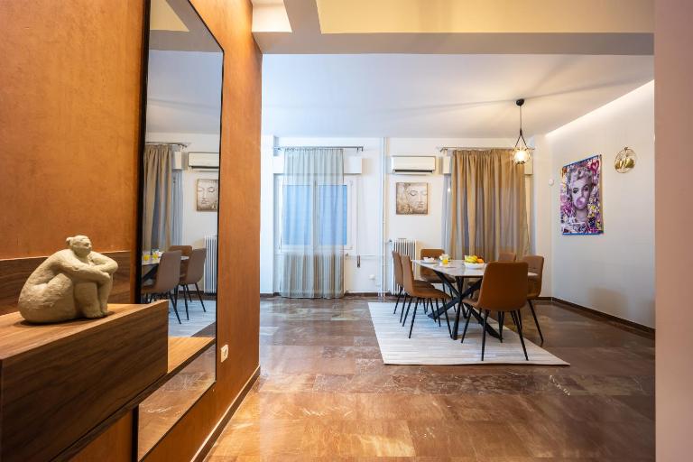 Spacious Garden apt - B&B Atenas