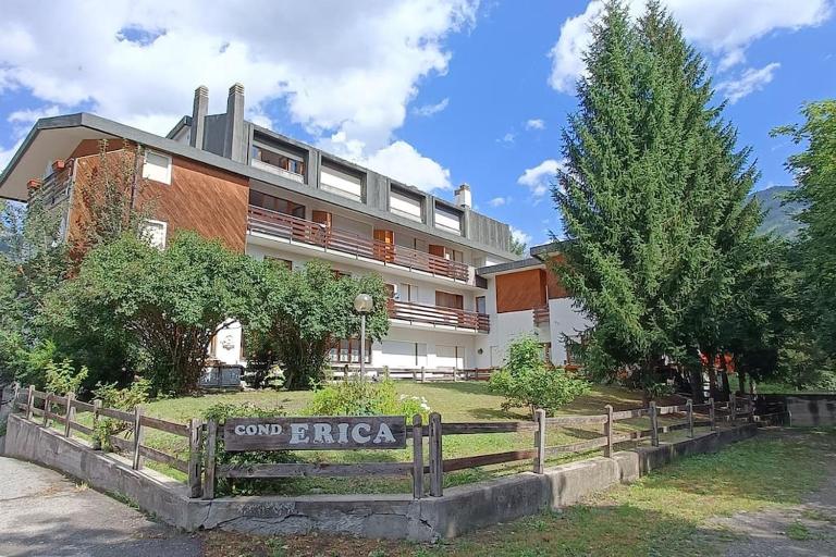 Appartamento con giardino e garage privati, accesso diretto al garage - B&B Bardonecchia
