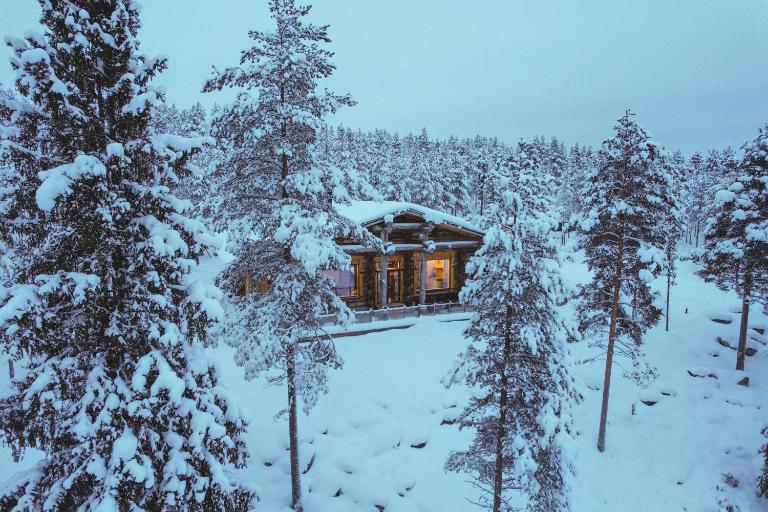 Luxury Log Villa by Invisible Forest Lodge - Bed and Breakfast Rovaniemi