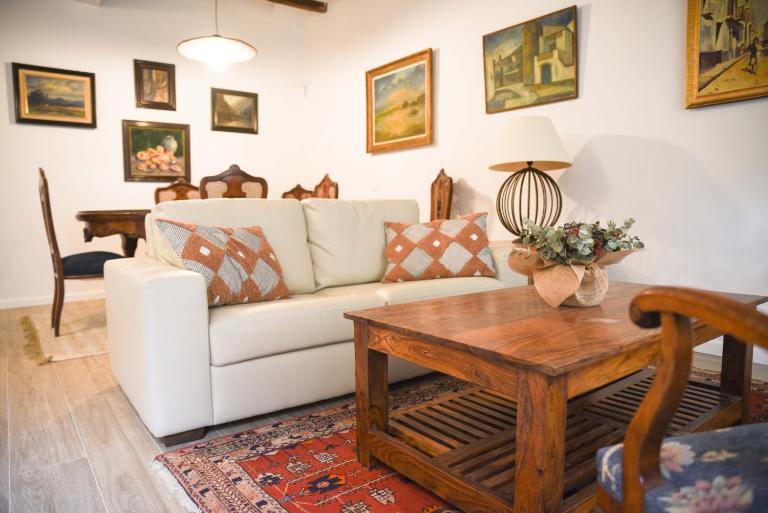 Mediterranean house next to the beach - B&B Caldas de Estrach