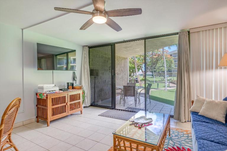 Romannas Golden Ray Oceanfront Condo in Maui Sunset Resort - B&B Kīhei