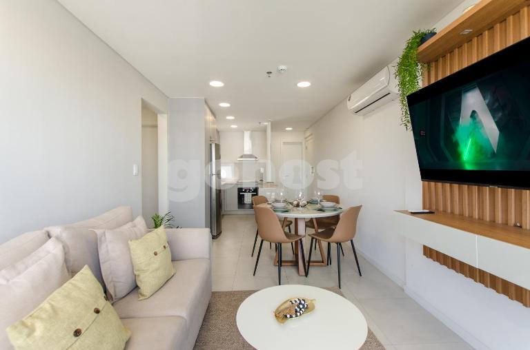 New-Exclusive 2-bedroom apt in Molas López Area - Chambres d'hôtes Asunción
