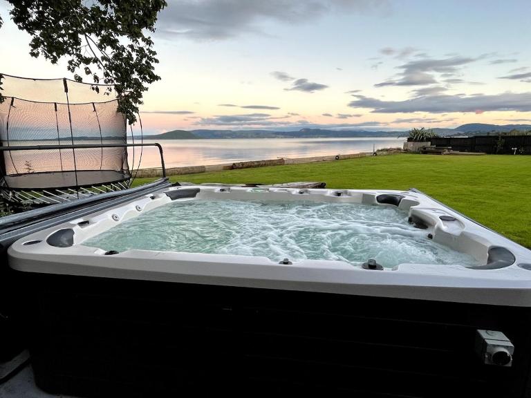 Cozy Lakeside Oasis - B&B Rotorua