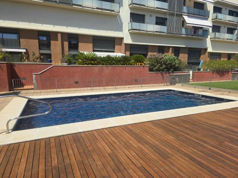 Elegante apartamento con piscina cerca de las playas de la Costa Brava - ES-209-85 - Bed and Breakfast Sant Feliu de Guíxols