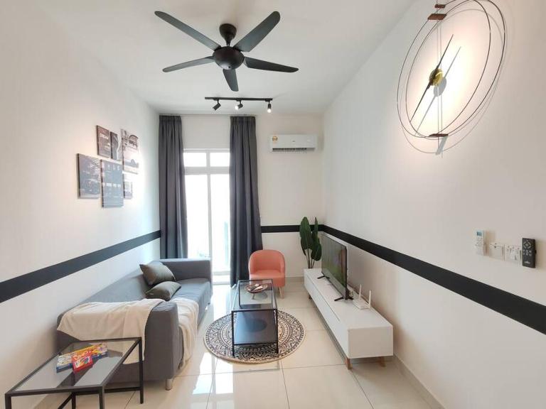 M 2-7pax 200mbpswifi near Mrt Lrt HKL IJN - B&B Kuala Lumpur