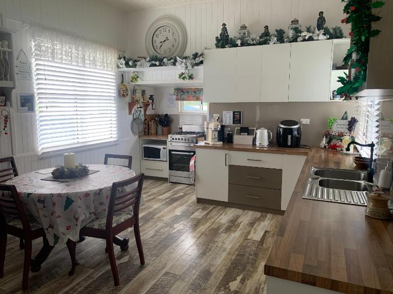 Cherry Blossom Cottage-with country charm and spa - Bed and Breakfast Stanthorpe