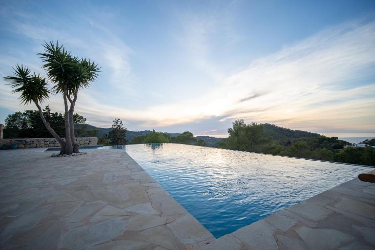 Can Pla Roig con vistas al Mar y la Puesta de Sol - Chambres d'hôtes Sant Joan de Labritja