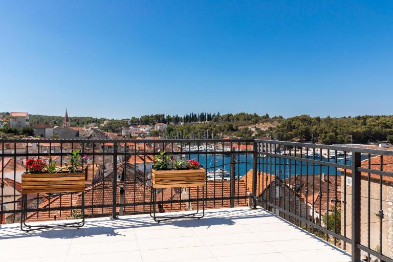 Apartman AdriAttic - B&B Milna