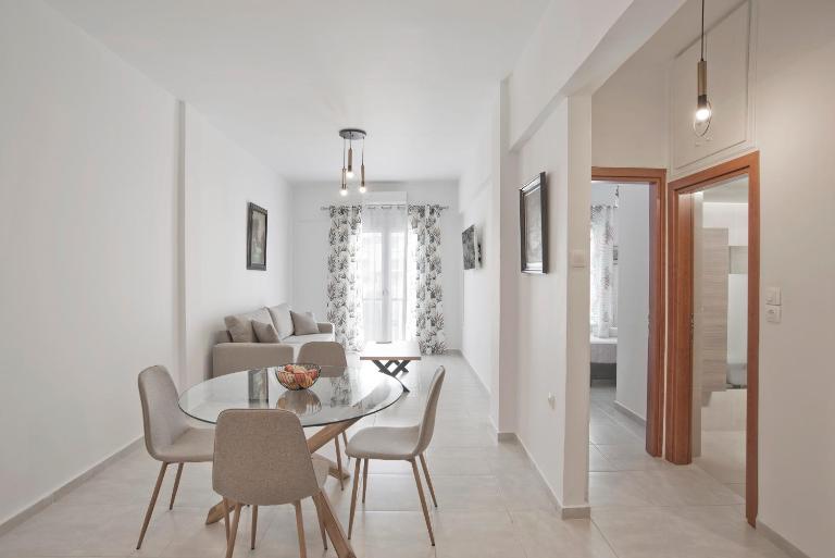 SeaLiv Apartment - B&B Pireo