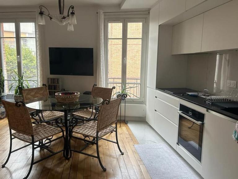 Beautiful contemporary and cosy flat in Paris - B&B Boulogne-Billancourt