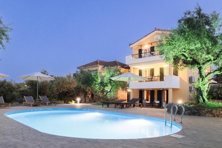 Akrotiri Sea View Maisonette - Bed and Breakfast Akrotíri