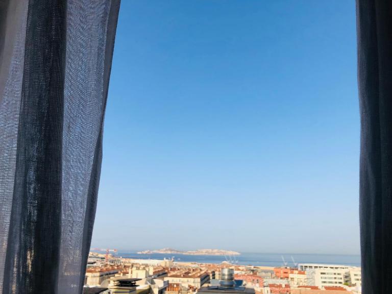 Marseille Appartement Vue Mer Joliette Panier Grande Terrasse - Chambres d'hôtes Marseille