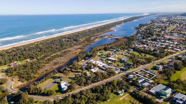 Eastern Beach Bach - Bed and Breakfast Lakes Entrance