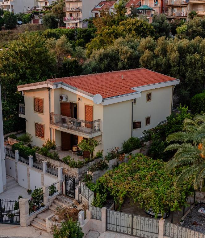 Villa Botanicus - Bed and Breakfast Petrovac na Moru