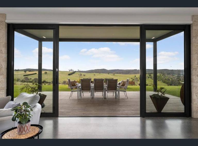 Luxury Modern Farm Stay with Country Living - Ferienwohnung Greendale