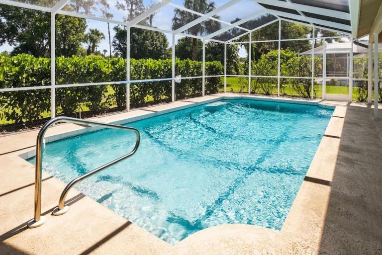 Tara Golf Club Exquisite 3 bedroom and Heated Pool Cottage - B&B Bradenton