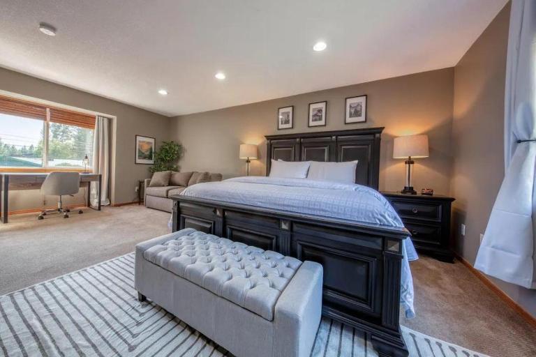 Radium 5BR Home Ping Pong, Foosball, & Gazebo - Chambres d'hôtes Radium Hot Springs