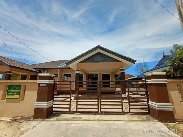 Simpangan Homestay Kuala Nerus - B&B Kampong Gong Badak