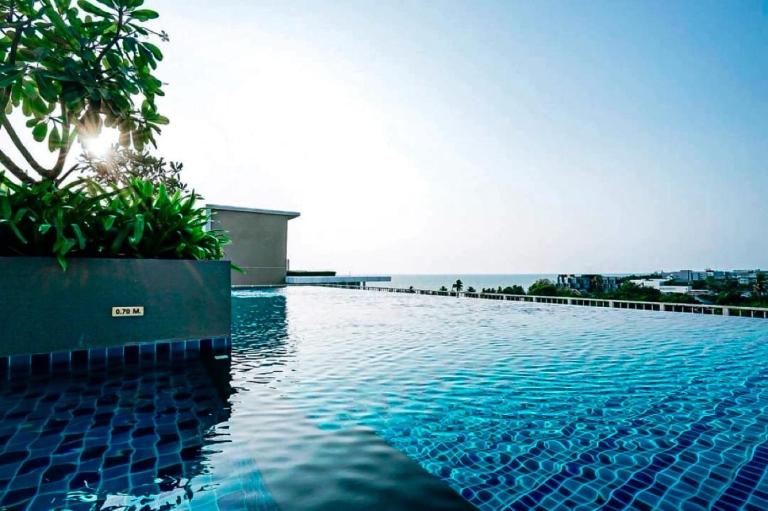 Premium Suite Corner Room & The Blu X Bangsaen - B&B Ban Bang Saen