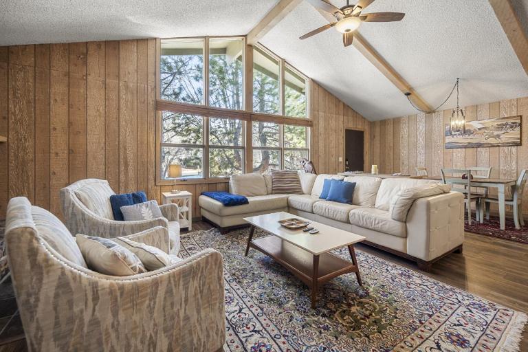 Charming 2 BD Flagstaff home w/ golf/resort access - Bed and Breakfast Flagstaff