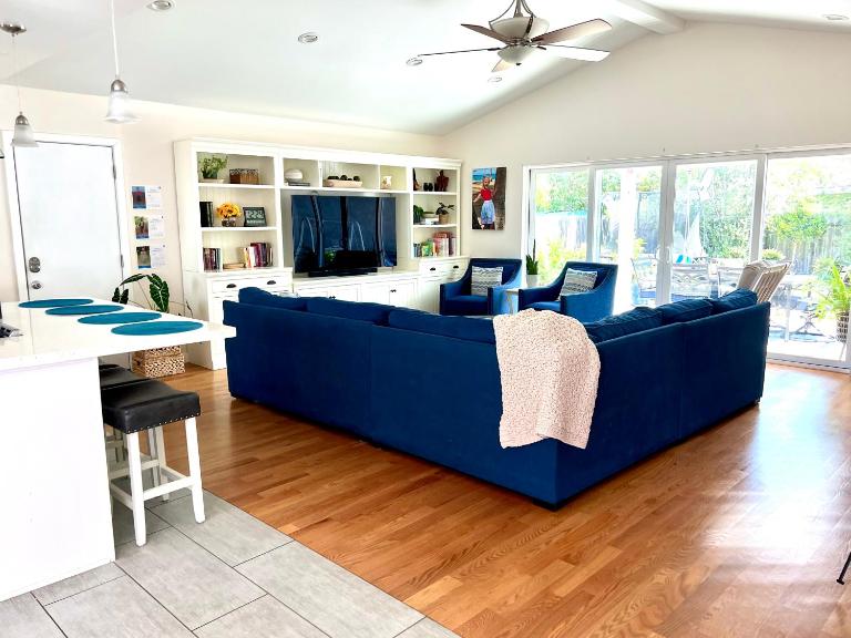 Family Friendly Retreat with Yard and Play Area, 2000 sq ft, AC, Fiber Optic WiFi - Bed and Breakfast San Diego