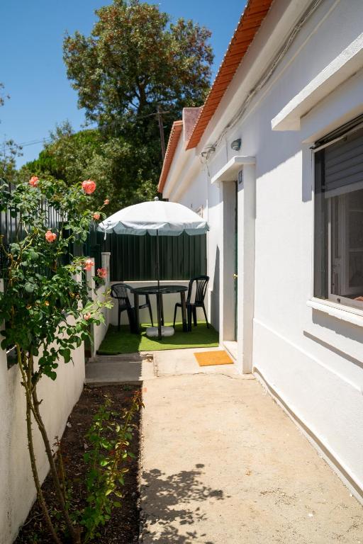 Front House - B&B Lisbona