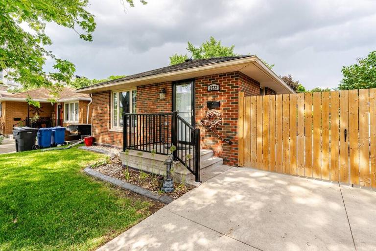 Full house - 5 bed, 2 bath - B&B Windsor