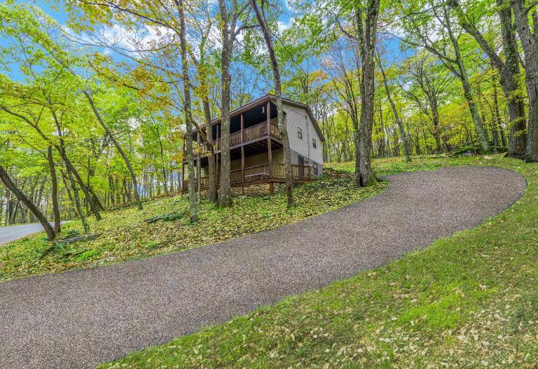 Private Lake Beach Cabin w Golf Pool Fire pit - B&B Terra Alta
