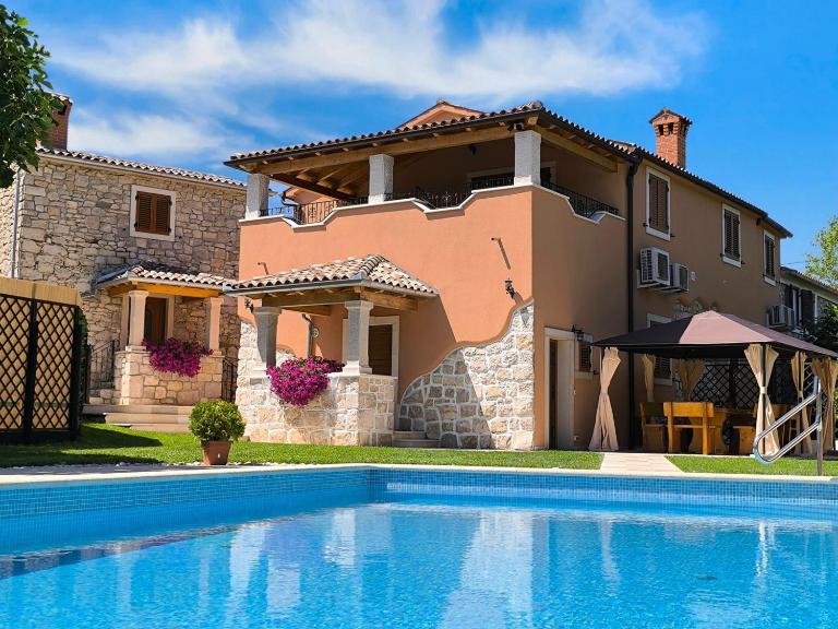 Villa Dajana - Bed and Breakfast Pićan