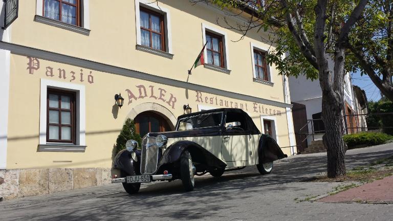 Adler Panzio - B&B Budaörs