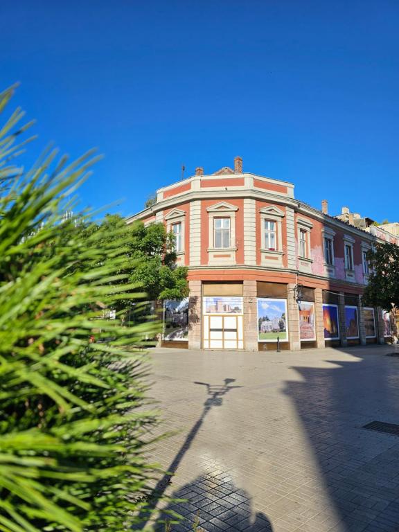 Prenociste Nikolas Grand - Bed and Breakfast Smederevo