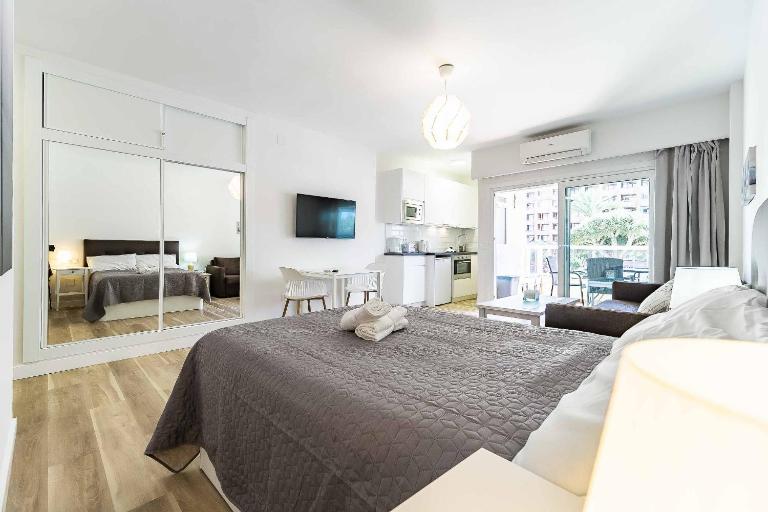 Beach holiday PYR - Ferienwohnung Fuengirola