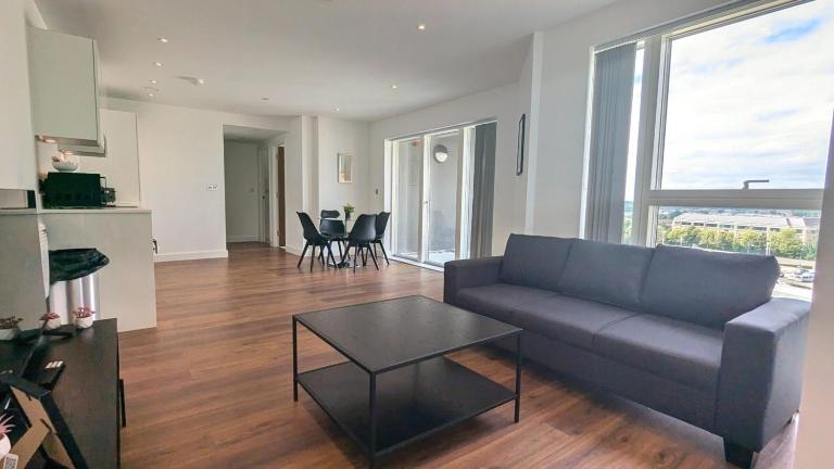 Grand Exchange near Ascot 2 bed with Parking - B&B Bracknell