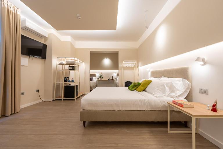 Six Luxury Rooms Pozzuoli - B&B Pozzuoli