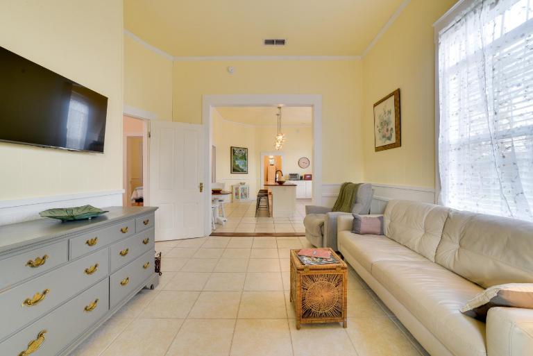 Cozy Thomasville Cottage - Walk to Downtown! - Chambres d'hôtes Thomasville