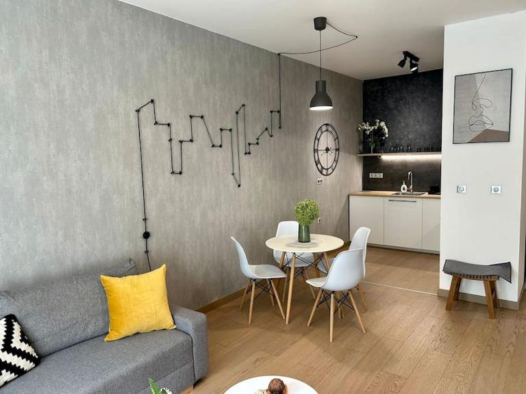 Garden appt - 40m2 terrace, garrage parking - Chambres d'hôtes Bratislava